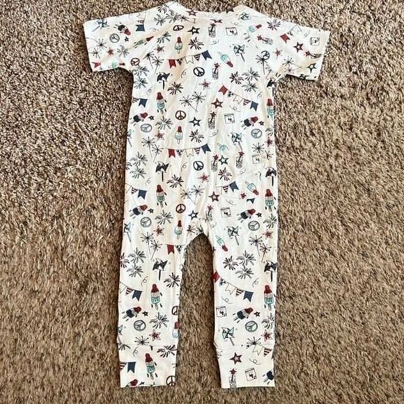 NWT Goumi Kids Celebration Zipper OnePiece SZ 0-3mo Baby Zippy Jumpsuit July 4th - Picture 2 of 3